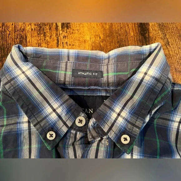 American Eagle Outfitters | athletic fit men’s shirt. Size: L - Picture 9 of 15